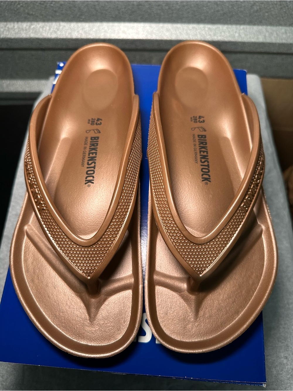 Birkenstock Womens Rose Gold Gizeh EVA Thong Sandals 43EU. 10 Men’s/12 Women’s